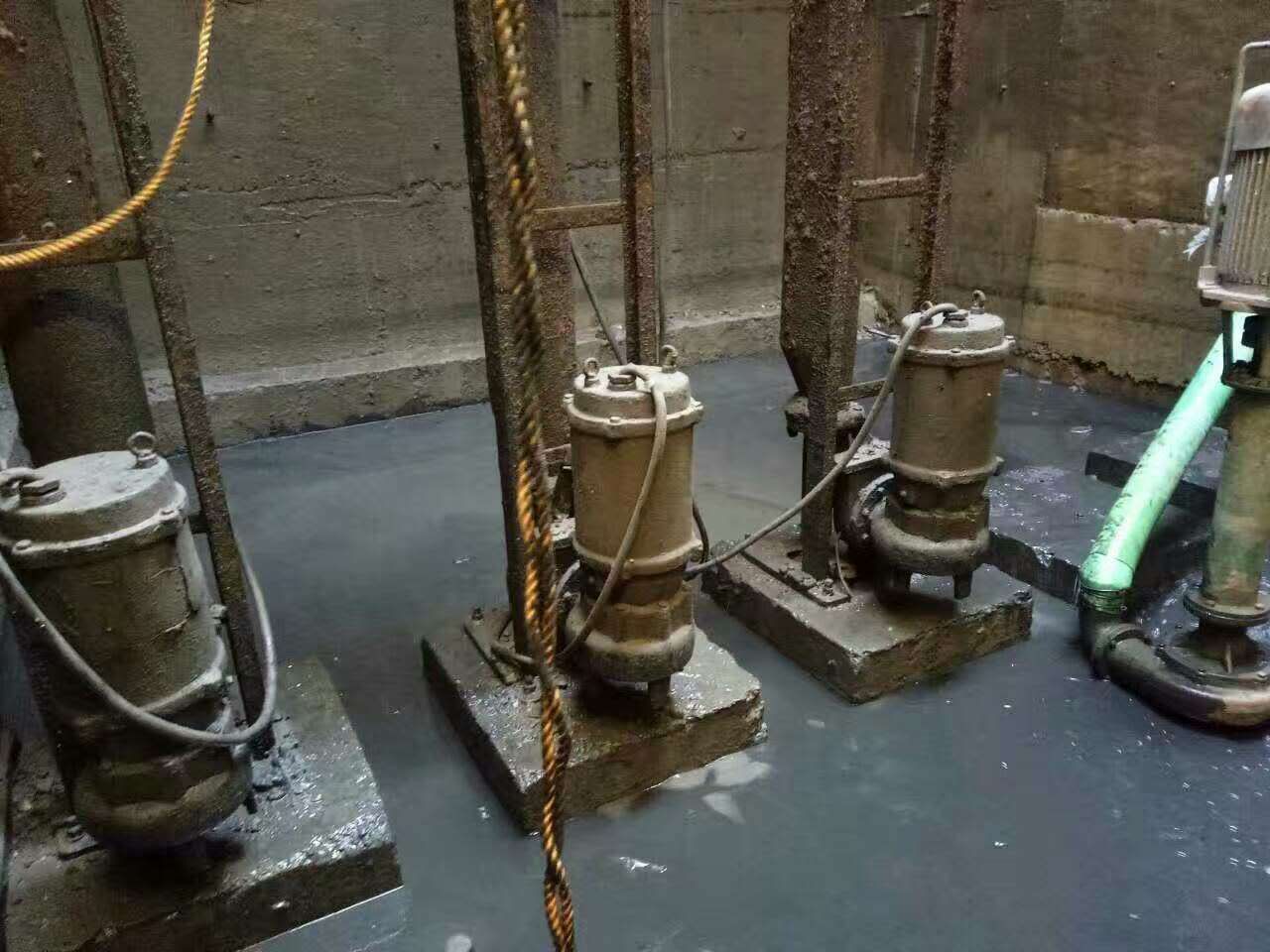 仁布污水池清理