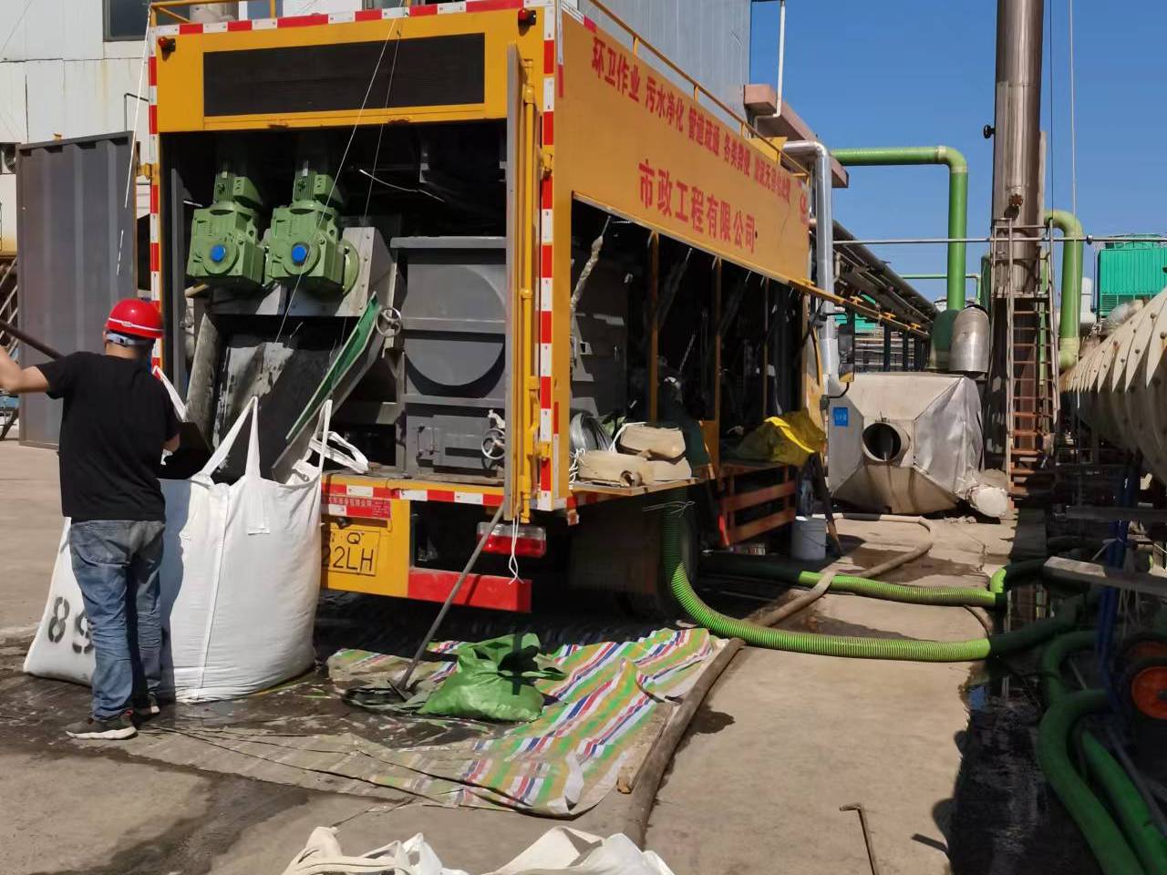 仁布淤泥压干处理